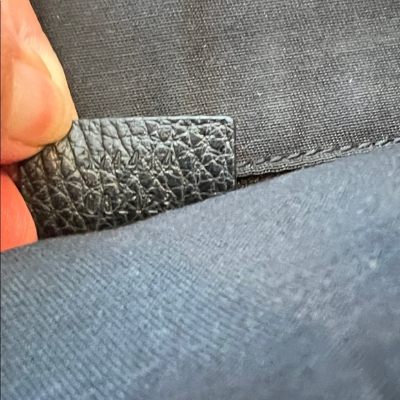 Authentic vintage Gucci Monogram Black canvas worth black leather edges - Picture 6 of 6